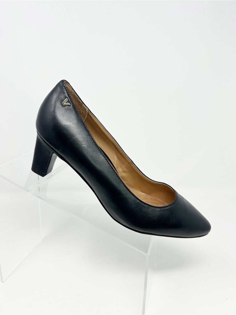 Vionic Madison Mia Womens Pumps Black Pointed Toe Block Heel Gold Logo Size 8